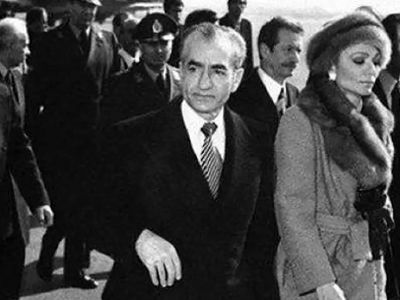 عکس / سفر به ایام قدیم / سفر مجردی فرح پهلوی با جت شخصیش به شیراز !/  سال 1356