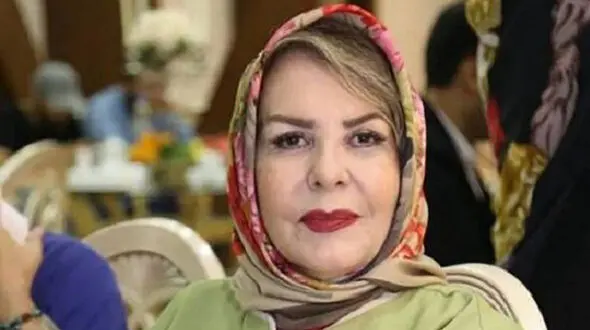فیلم / نگاهی به چیدمان مجلل و مدرن پوراندخت مهیمن بازیگر آذری زبان ایران / از مبلمان سلطنتی، لوستر کریستالی اعیان، دیوار نمای سنگی تا کفپوش طرح ورساچه 