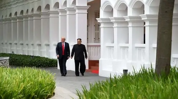 رهبر کره شمالی با توالتش به دیدار ترامپ رفت +عکس