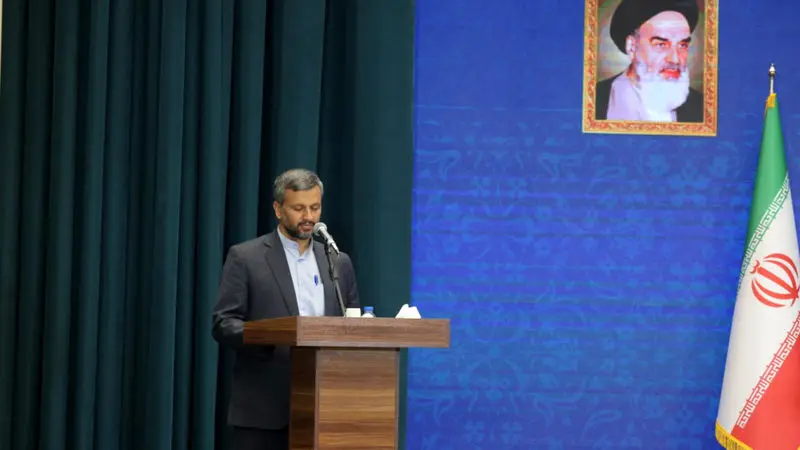 	حجت‌الاسلام والمسلمین محسنی اژه‌ای، در جریان سفر به استان یزد، در جمع کارکنان دستگاه قضایی این استان	