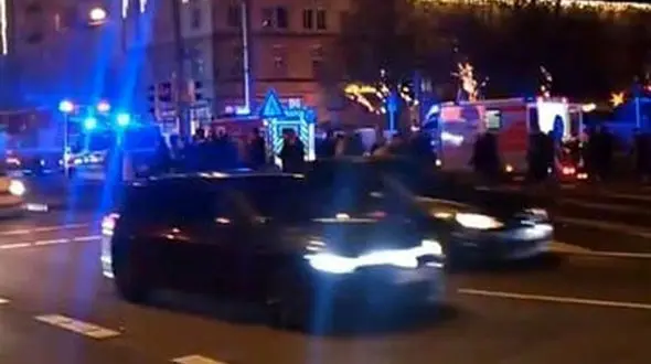 قتل عام 11 نفر در بازار کریسمس آلمان ! / اولین عکس قاتل در لحظه بازداشت !