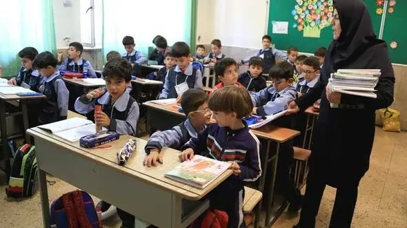 نماینده مجلس: آموزش‌وپرورش درباره شهریه‌ چند صد میلیونی و ادعای وجود کلاس‌ مختلط توضیح دهد
