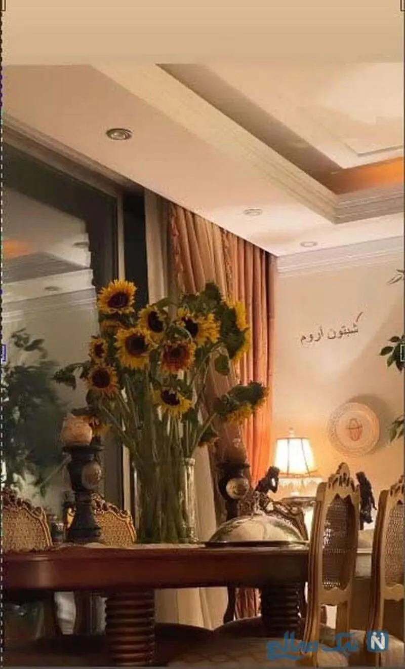 دکوراسیون شیک و مدرن خانه ساره بیات و همسرش / ترکیب سادگی، هنر و رنگ های گرم