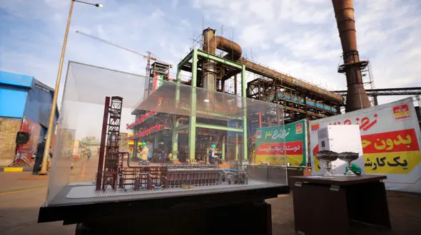 بهره برداری از بزرگترین کارخانه آهن اسفنجی خاورمیانه در اهواز با حضور رییس جمهور