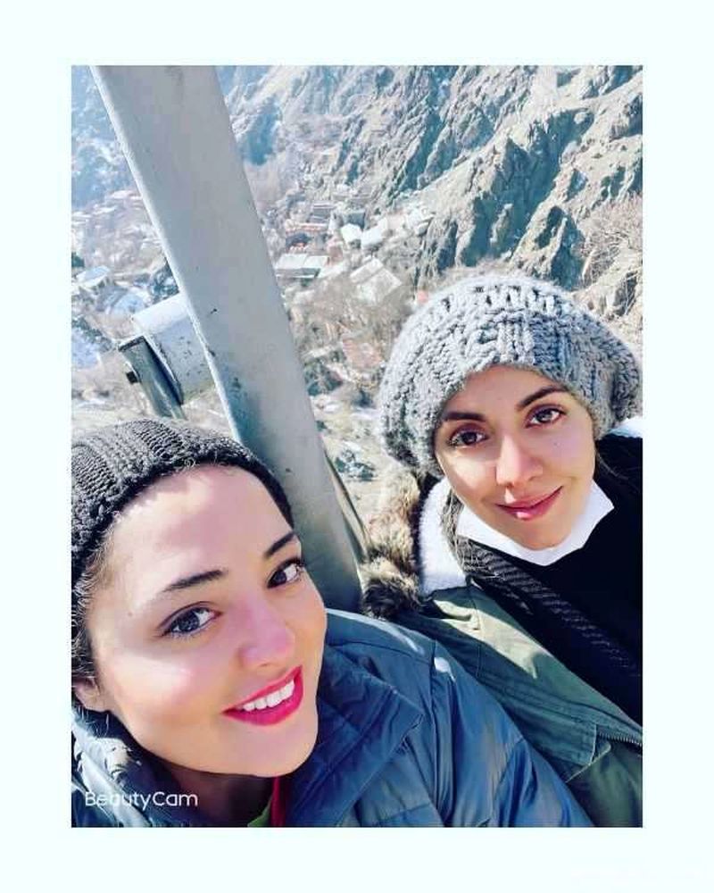 بازیگر معروف و خواهرش