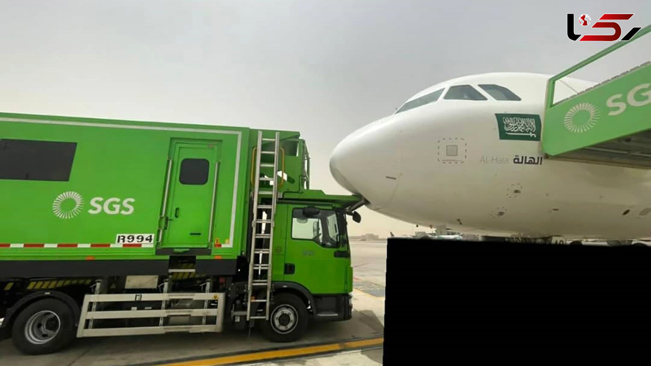 برخورد خودرو کیترینگ به دماغه ایرباس A320 شرکت عربستانی + عکس
