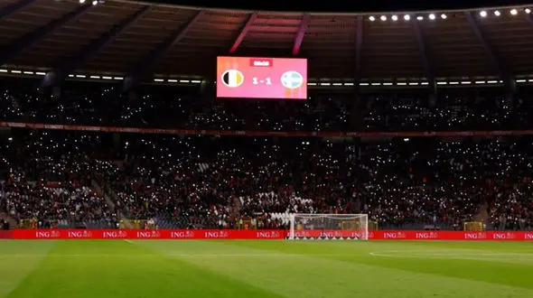 حمله مسلحانه در بروکسل و نیمه کاره ماندن بازی بلژیک – سوئد + فیلم