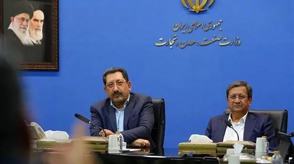 همتی: تسهیلات ریالی واحدهای تولیدی پرداخت می شود