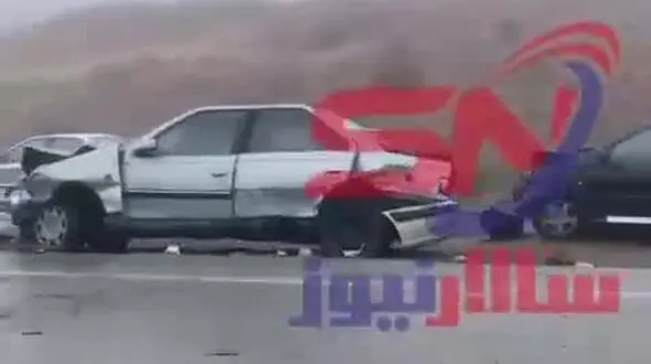 فیلم وحشتناک از تصادف زنجیره ای در جاده فیروزکوه / خودروها مچاله شدند