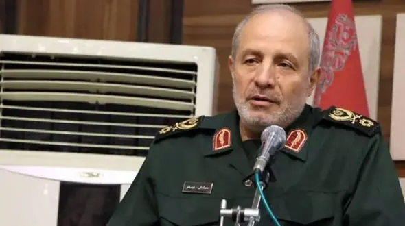 یکی از سران تروریست‌ها چون کنار خانواده اش بود، او را هدف قرار ندادیم