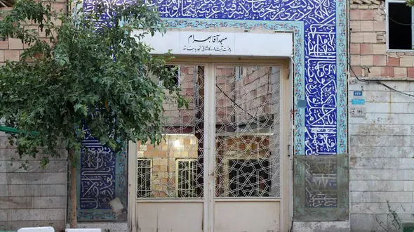 خواجۀ جیران چطور ناصرالدین شاه را دور زد؟ / سارا گرجی و زن نازایی که خزانه‌دار مخصوص شد