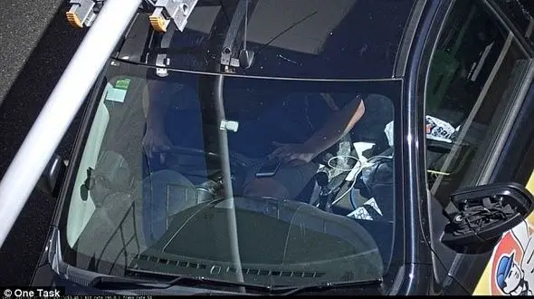 جریمه سنگین برای رانندگان گوشی به دست