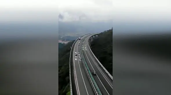 ترسناک ترین اتوبان جهان + فیلم