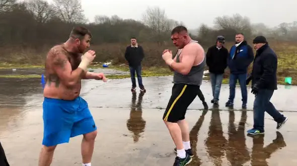 مسابقه بوکس خونین؛ رسم عجیب دو خانواده! +فیلم ( 14+)