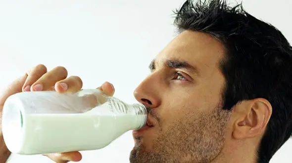  نوشیدن شیر زیاد برای مردان و خطر سرطان پروستات است 