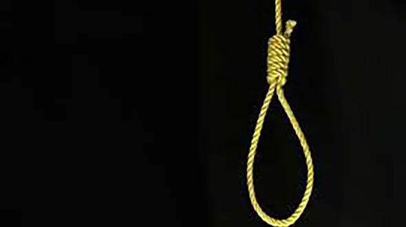 پاره شدن طناب دار در لحظه اعدام قاتل / میاندوآب