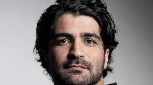 دانلود آهنگ عرفان طهماسبی که همه را مجذوب خودش کرد / آواز باشکوه ای تو تمام بودنم نگیر از قصه ی من + متن کامل