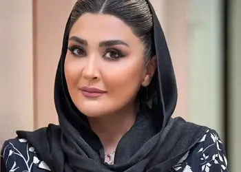 استایل تابستانی مریم معصومی در دبی با چشم‌انداز برج خلیفه؛ قابی رنگارنگ از سفر لاکچری + عکس