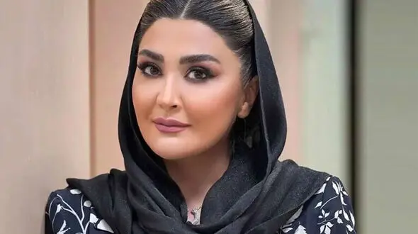 استایل تابستانی مریم معصومی در دبی با چشم‌انداز برج خلیفه؛ قابی رنگارنگ از سفر لاکچری + عکس