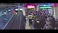 نجات باورنکردنی مسافر قطار چند ثانیه قبل از مرگ فجیع + فیلم 