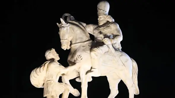 ماجرای جابجایی مجسمه والرین از میدان انقلاب چیست؟