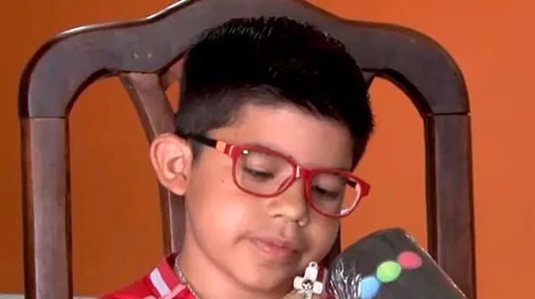 گردنبندی که کودک 9 ساله را از تیراندازی نجات داد + عکس