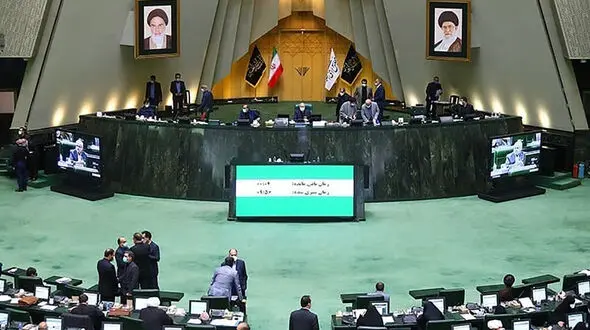 مجلس از حقوق‌های نجومی در دولت روحانی تحقیق و تفحص می‌کند
