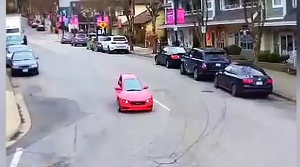 خودروی الکتریکی تک سرنشین چگونه عمل می کند + فیلم 