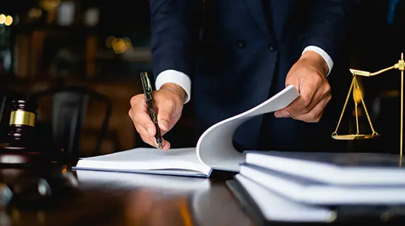 همه وکلا باهم برابرند اما بعضی برابرترند! / وکلای خاص برای پرونده های خاص !