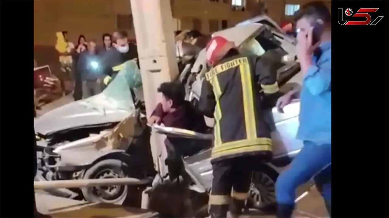  نصف شدن پژو پارس در  تصادف با تیر برق + فیلم شوک آور