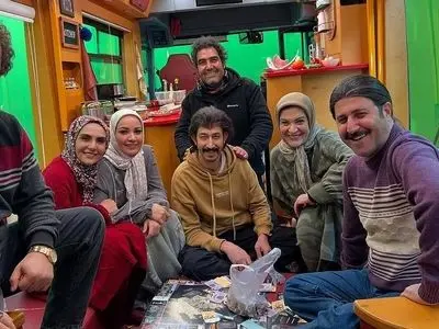 سیمپسون ها؟ نه ممنون خودمون پایتخت و محسن تنابنده رو داریم/ مشکل دستشویی داشتیم وقتی ناو هواپیمابر ترامپ مُد نبود