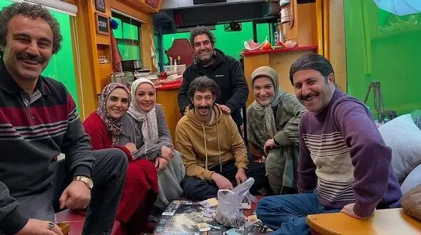 سیمپسون ها؟ نه ممنون خودمون پایتخت و محسن تنابنده رو داریم/ مشکل دستشویی داشتیم وقتی ناو هواپیمابر ترامپ مُد نبود