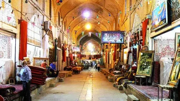 اصناف شیراز پای‌کار کمک به سیل‌زدگان/ اینجا همه چیز رایگان است