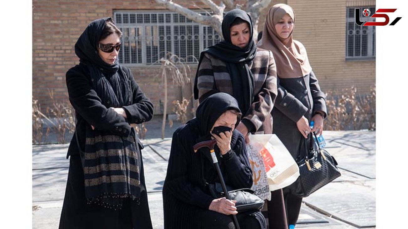 اشک‌های توران مهرزاد هنگام تشییع پیکر خواهرش / تشعیی پیکر ایران بزرگمهری در سکوت خبری