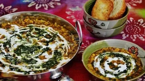 طرز تهیه آش کلم قمری مجلسی به سبک تبریزی