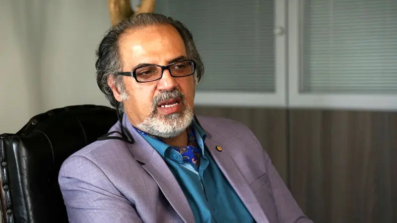 مهدی مطهرنیا استاد دانشگاه، تحلیلگر مسائل سیاسی، آیندهپژوه و نظریهپرداز ایرانی است