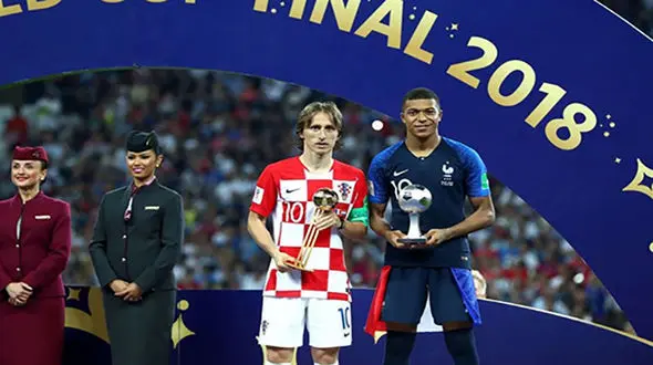 
امباپه جوایزش را به یک خیریه اهدا کرد
