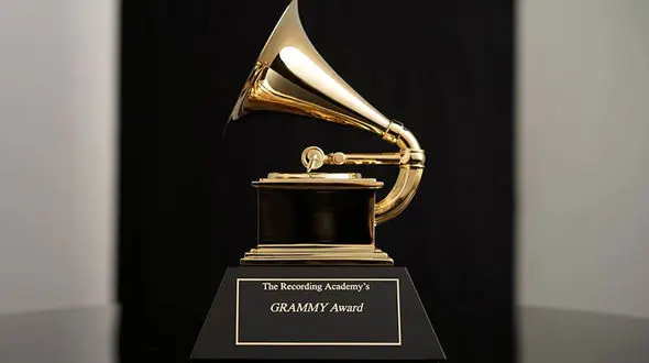 گرامافون دویست میلیون دلاری جابه جا می شود