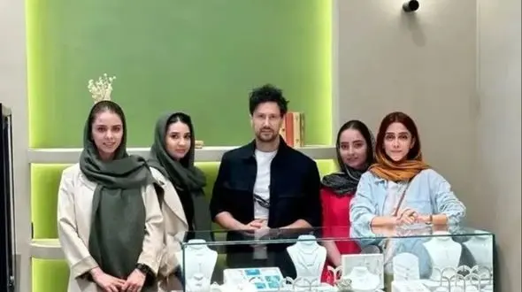 فیلم/طلا بخریم یا نخریم؟ شاهرخ استخری طلافروشِ سینمای ایران: برای کوتاه مدت ضرره ولی در دراز مدت طلا همیشه جوابه