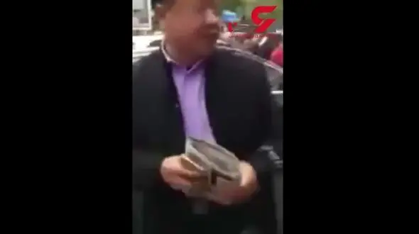 عکس العمل مشمئزکننده راننده مرسدس سوار پس از زیر گرفتن و کشتن یک زن+ فیلم 