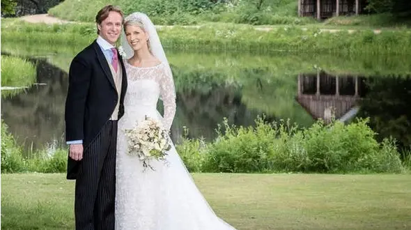 حضور الیزابت و نوه‌اش هری در جشن ازدواج سلطنتی+عکس