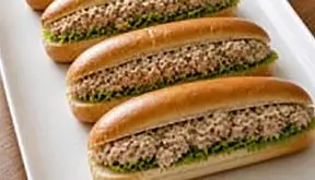 طرز تهیه ساندویچ تن ماهی / فیلم