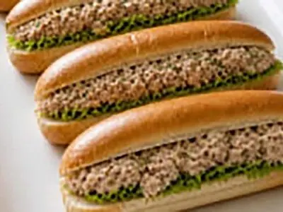 طرز تهیه ساندویچ تن ماهی / فیلم