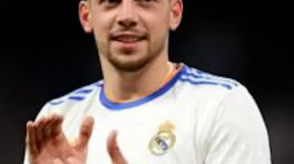 از گل زیبای والورده تا چمن عجیب زمین ورزشی ترکیه