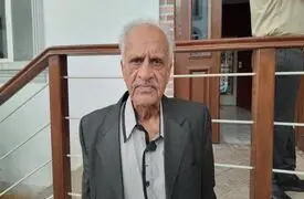 روایت 67 سال روزنامه‌ نگاری و خاطره هوشنگ حسینی در مستند کهنه رفیق / فیلم