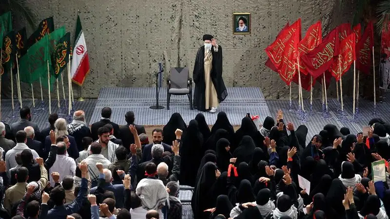  دیدار پیشکسوتان و فعالان دفاع مقدس و مقاومت با رهبر انقلاب 