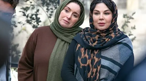 فیلم  موتورسواری ژاله صامتی و شهره سلطانی در خیابان های تهران / خانم بازیگران چه دست فرمونی دارند