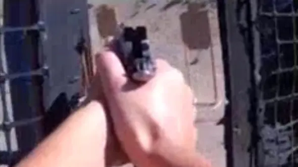 فیلم هدف گیری بی‌نظیر با اسلحه کلت را ببینید