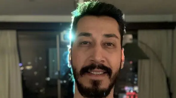 فیلم / بهرام افشاری بازیگر سریال پایتخت: یه سریا پول میگیرن مردم رو به گریه میندازن من پول میگیرم مردم رو میخندونم  / طوری شده بود که من خجالت می کشیدم!