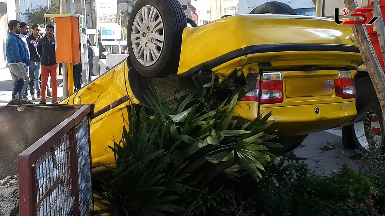فیلم لحظه واژگونی هولناک تاکسی سمند در مشهد + آخرین وضعیت جسمی راننده و مسافر